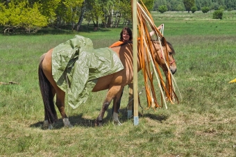 Frau Milewski mit ihrem Pferd Nina. Frau Milewski mit ihrem Pferd Nina.