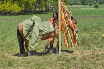 Frau Milewski mit ihrem Pferd Nina.